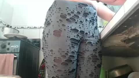 Snapshot of roxxane_purple chatting on 04.19.26 Florecita online show from 04.19.26