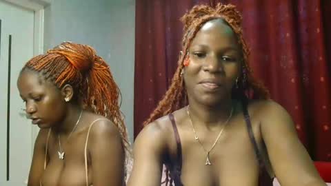 Snapshot of roxy_heather chatting on 03.29.26 Roxy online show from 03.29.26