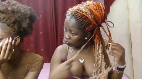 Snapshot of roxy_heather chatting on 04.04.26 Roxy online show from 04.04.26