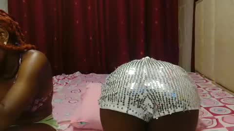 Snapshot of roxy_heather chatting on 04.14.26 Roxy online show from 04.14.26