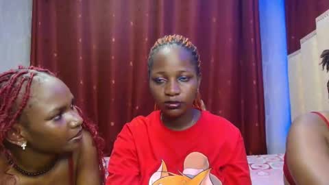 Snapshot of roxy_heather chatting on 04.15.26 Roxy online show from 04.15.26