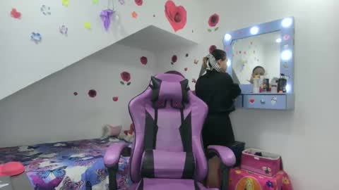 Snapshot of roxy_lu_07 chatting on 10.20.25 Roxy online show from 10.20.25