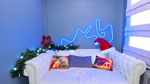 Snapshot of roxy_mars chatting on 12.26.24 Roxy online show from 12.26.24