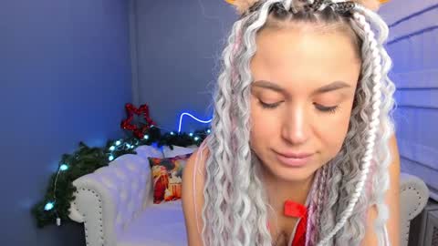 Snapshot of roxy_mars chatting on 12.27.24 Roxy online show from 12.27.24