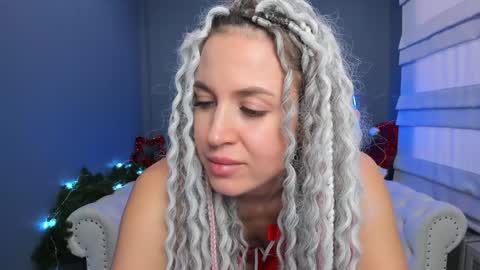 Snapshot of roxy_mars chatting on 01.03.25 Roxy online show from 01.03.25