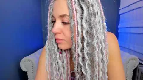 Snapshot of roxy_mars chatting on 02.14.25 Roxy online show from 02.14.25