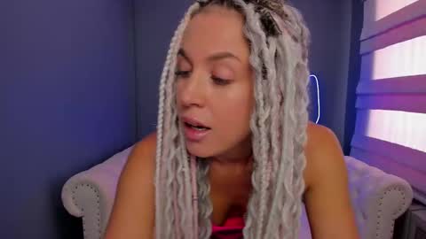 Snapshot of roxy_mars chatting on 03.07.25 Roxy online show from 03.07.25