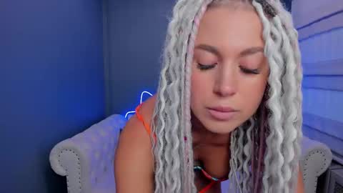 Snapshot of roxy_mars chatting on 03.10.25 Roxy online show from 03.10.25