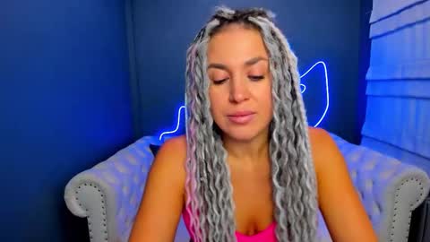 Snapshot of roxy_mars chatting on 09.10.25 Roxy online show from 09.10.25