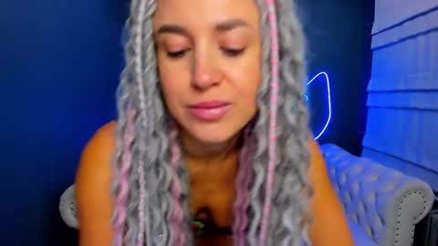 Snapshot of roxy_mars chatting on 09.24.25 Roxy online show from 09.24.25