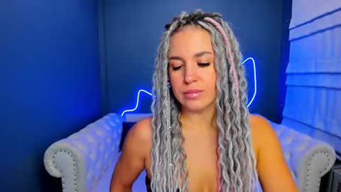 Snapshot of roxy_mars chatting on 10.02.25 Roxy online show from 10.02.25