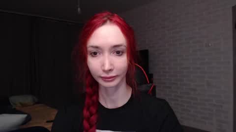 Snapshot of roxy_silver chatting on 06.19.26 Roxy online show from 06.19.26