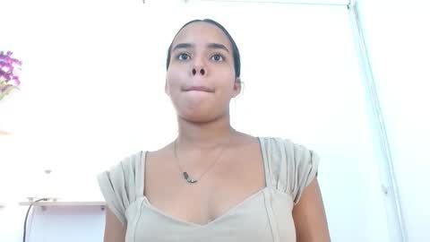 roxy_stone1 online show from 10.04.25