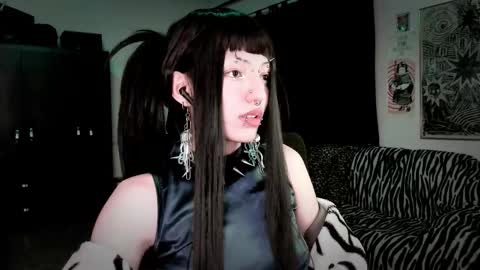 Roxy Independient model Help me to reach 50 thumbs up online show from 03.06.26