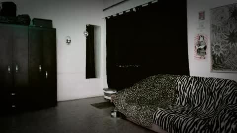 Roxy Independient model Help me to reach 50 thumbs up online show from 04.09.26