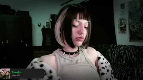 Roxy Independient model Help me to reach 50 thumbs up online show from 05.15.26
