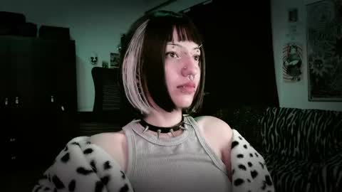 Roxy Independient model Help me to reach 50 thumbs up online show from 05.15.26