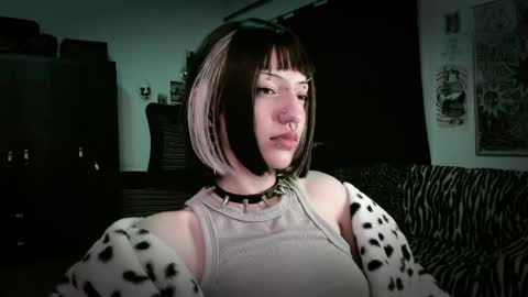 Roxy Independient model Help me to reach 50 thumbs up online show from 05.15.26