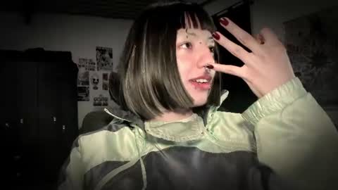 Snapshot of roxy_toxic chatting on 07.30.26 Roxy Independient model Help me to reach 50 thumbs up online show from 07.30.26