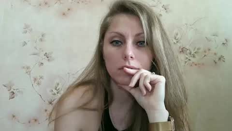 roxyfox18x01 online show from 04.14.26