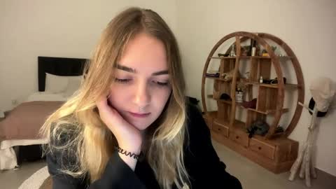 Roxy online show from 03.27.26