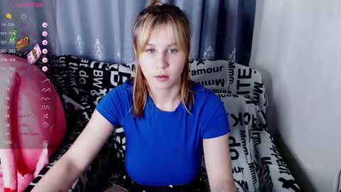 Snapshot of royangela chatting on 09.13.25 angela online show from 09.13.25