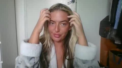 Snapshot of rubyredxxxoxxx chatting on 12.31.24 rubyredxxxoxxx online show from 12.31.24