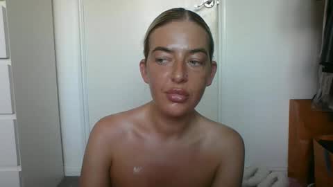 Snapshot of rubyredxxxoxxx chatting on 01.11.25 rubyredxxxoxxx online show from 01.11.25