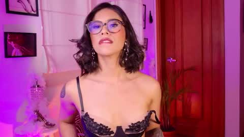 Snapshot of rue_bellafire chatting on 01.14.26 Rue online show from 01.14.26