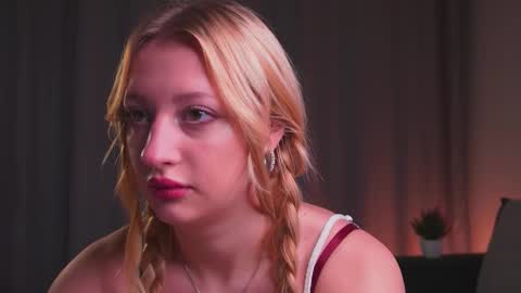 Mila online show from 10.03.25