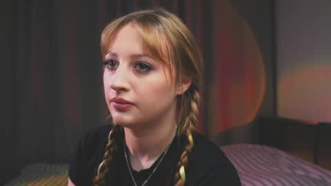 Mila online show from 04.03.26