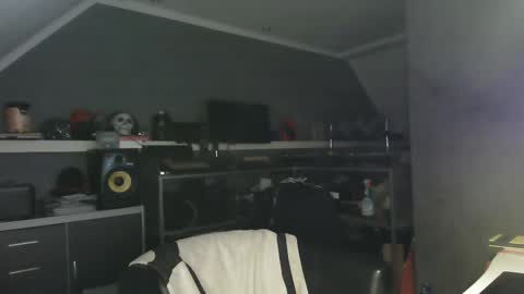 Snapshot of ruffi77 chatting on 02.22.25 Chico que rico Caliente online show from 02.22.25