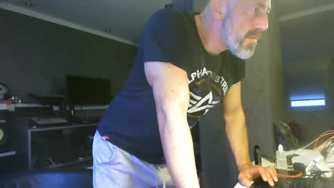 Snapshot of ruffi77 chatting on 05.02.26 Chico que rico Caliente online show from 05.02.26