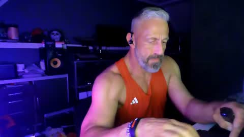 Snapshot of ruffi77 chatting on 06.14.26 Chico que rico Caliente online show from 06.14.26