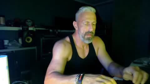 Snapshot of ruffi77 chatting on 06.14.26 Chico que rico Caliente online show from 06.14.26