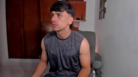 Snapshot of russ_w8 chatting on 03.11.25 Russ online show from 03.11.25