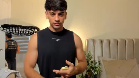 Snapshot of russ_w8 chatting on 10.11.25 Russ online show from 10.11.25