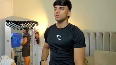 Snapshot of russ_w8 chatting on 10.15.25 Russ online show from 10.15.25