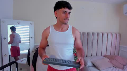 Snapshot of russ_w8 chatting on 03.14.26 Russ online show from 03.14.26