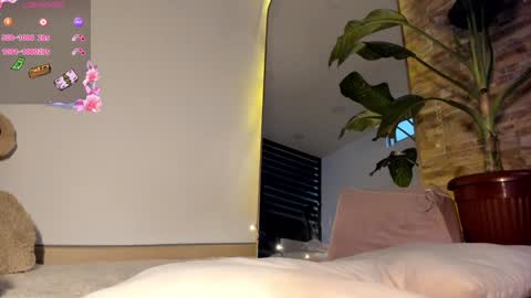 Lorenn online show from 01.08.25