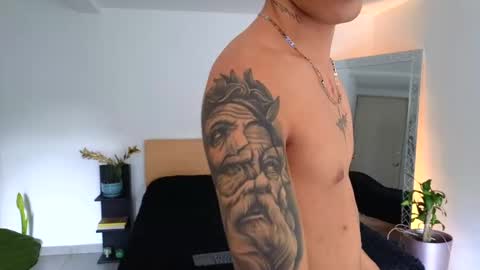  R U S S E L L  online show from 09.22.25