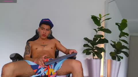  R U S S E L L  online show from 11.18.25