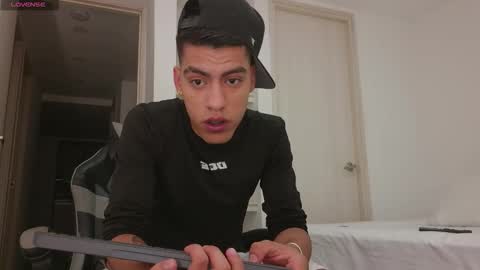  R U S S E L L  online show from 12.20.25