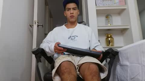 Snapshot of russell_adams_ chatting on 02.02.26 R U S S E L L online show from 02.02.26