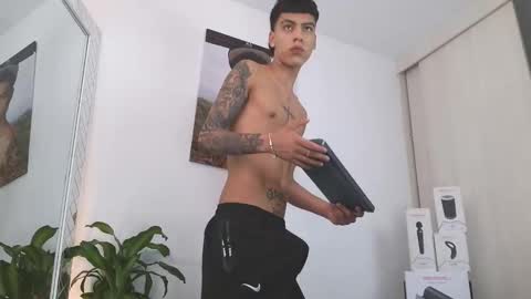 Snapshot of russell_adams_ chatting on 02.16.26 R U S S E L L online show from 02.16.26