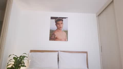 Snapshot of russell_adams_ chatting on 03.03.26 R U S S E L L online show from 03.03.26