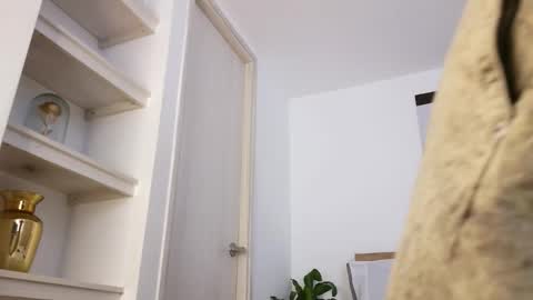  R U S S E L L  online show from 03.17.26