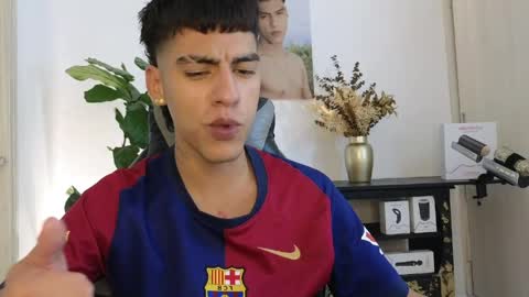  R U S S E L L  online show from 04.09.26