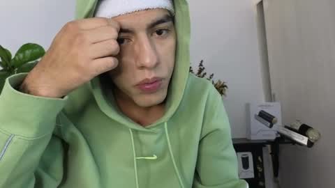  R U S S E L L  online show from 04.11.26