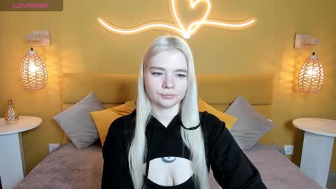 Snapshot of ruthbryant chatting on 09.14.25 ruthbryant online show from 09.14.25